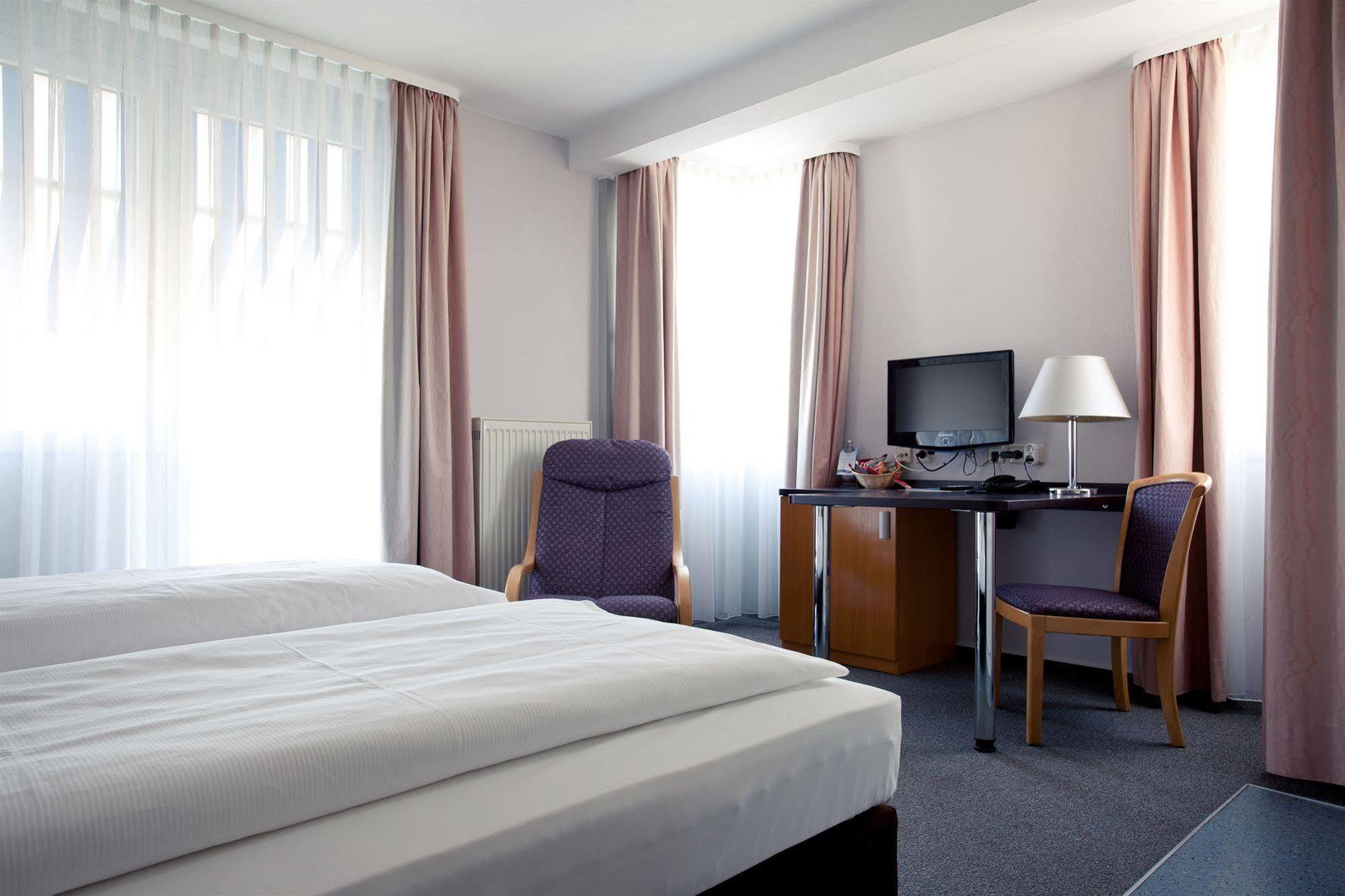 Akzent Hotel Torgauer Hof Sindelfingen Exterior photo